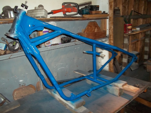 100_1799_zpsa2312ef7 chopper frame in two coats of blue.jpg