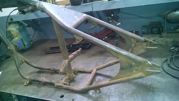 stock triumph frame 008.jpg