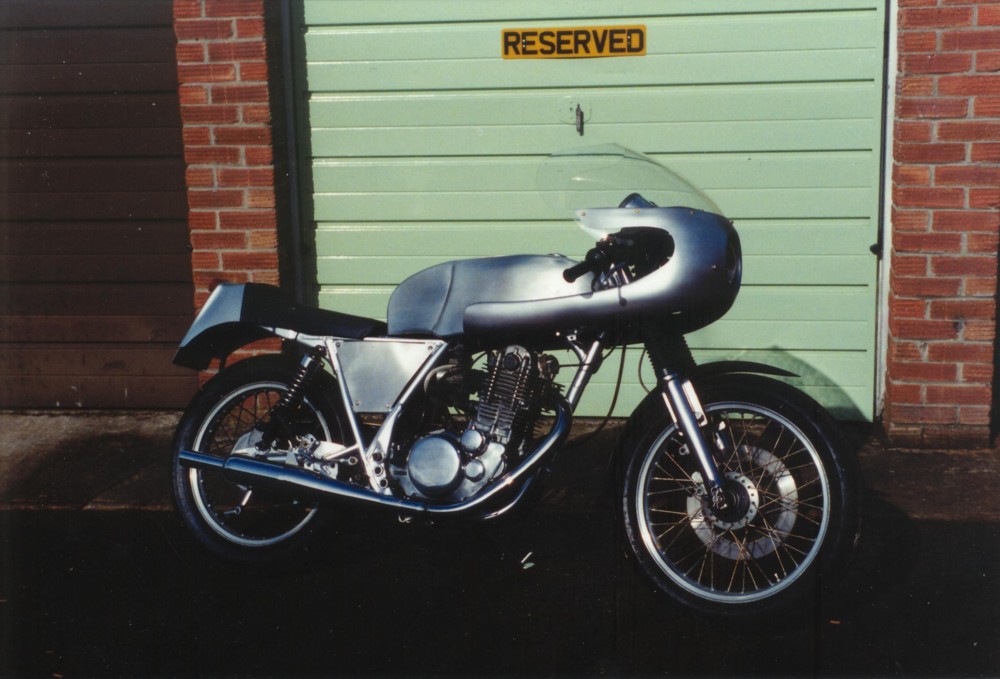 SRcaferacer001.jpg